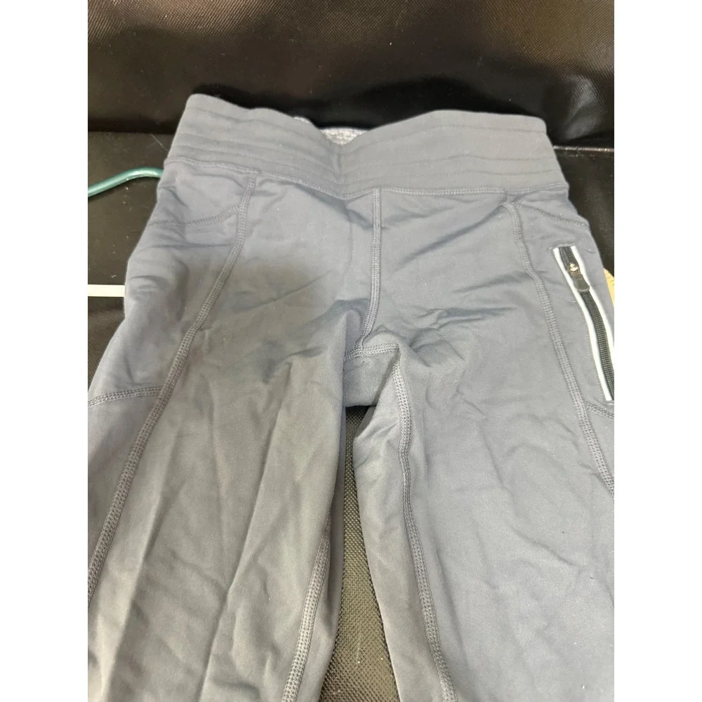 Lululemon Athletica Gray Athletic Leggings with Side Zipper Pocket Size 2‎